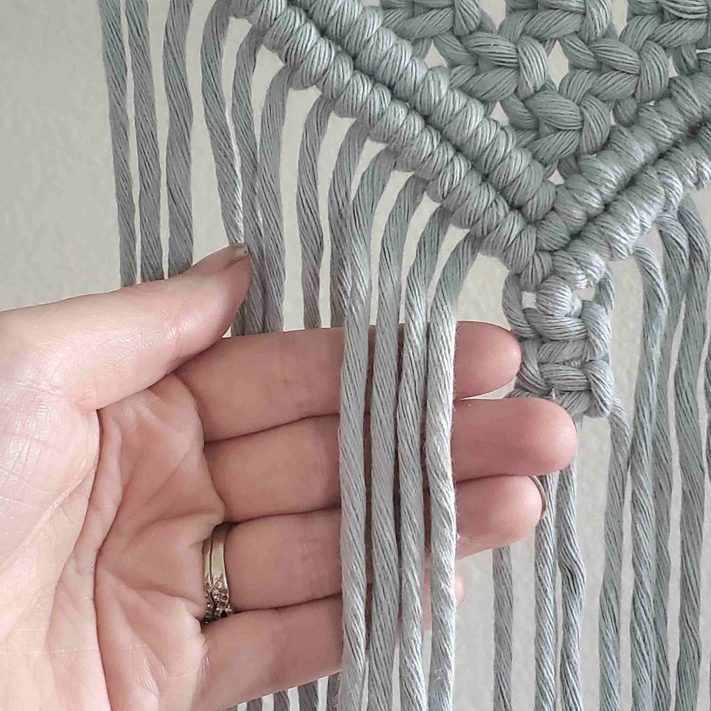 Beginner macrame wall hanging pdf pattern. Digital download